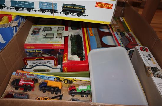 Hornby 00 gauge, a large collection of models and accessories,